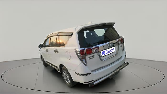 2016 Toyota Innova Crysta 2.4 VX 8 STR, Diesel, Manual, 80,652 km, exterior