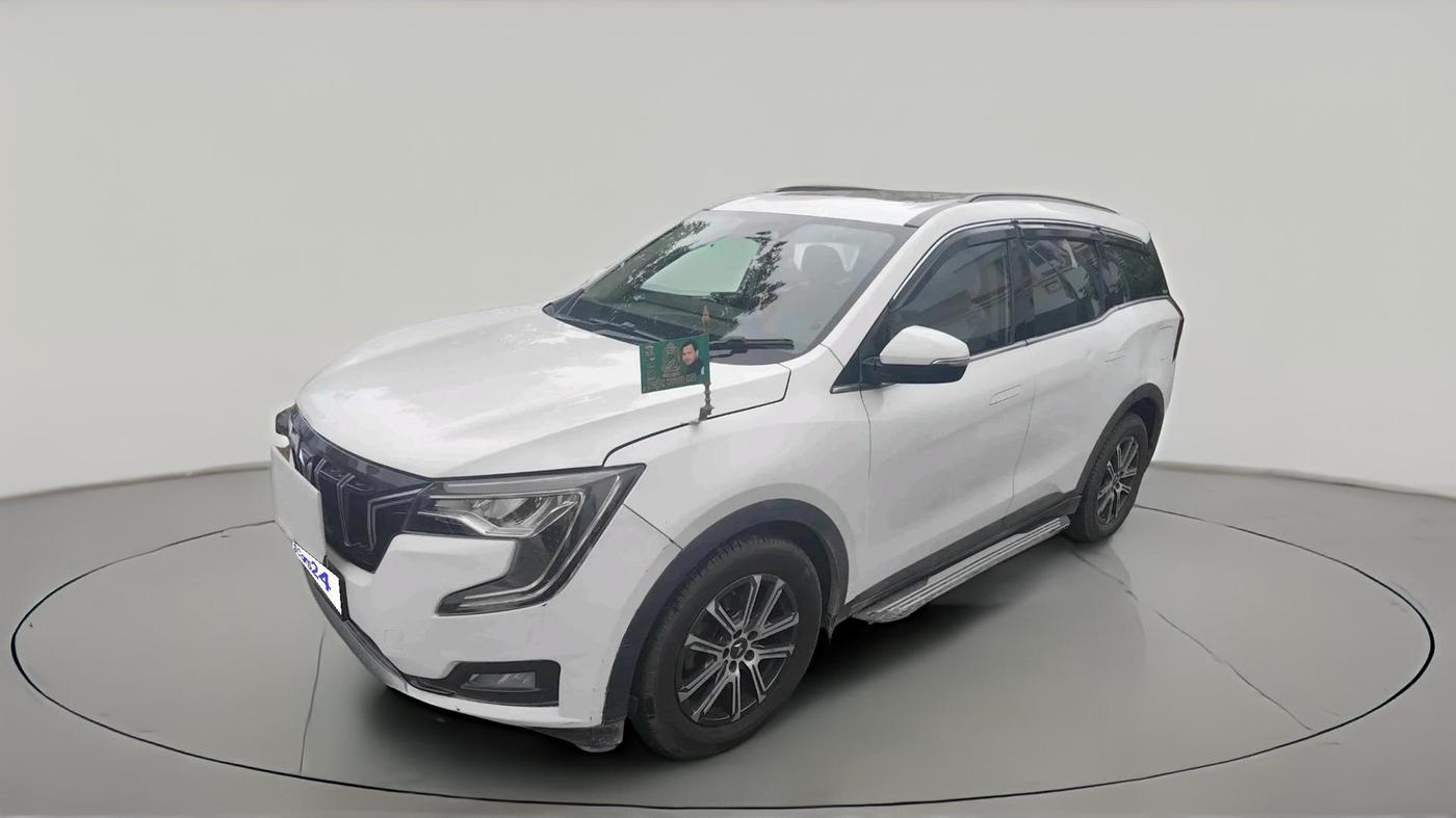 2021 Mahindra XUV700 AX 7 P MT 7 STR, Petrol, Manual, 1,42,205 km, exterior
