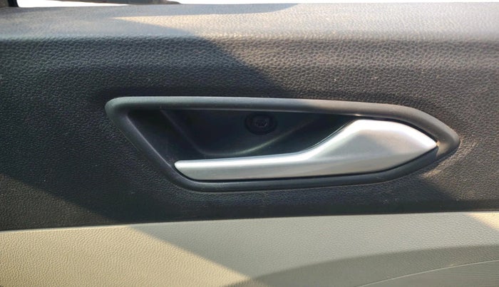 2019 Renault TRIBER RXZ, Petrol, Manual, 54,100 km, interior