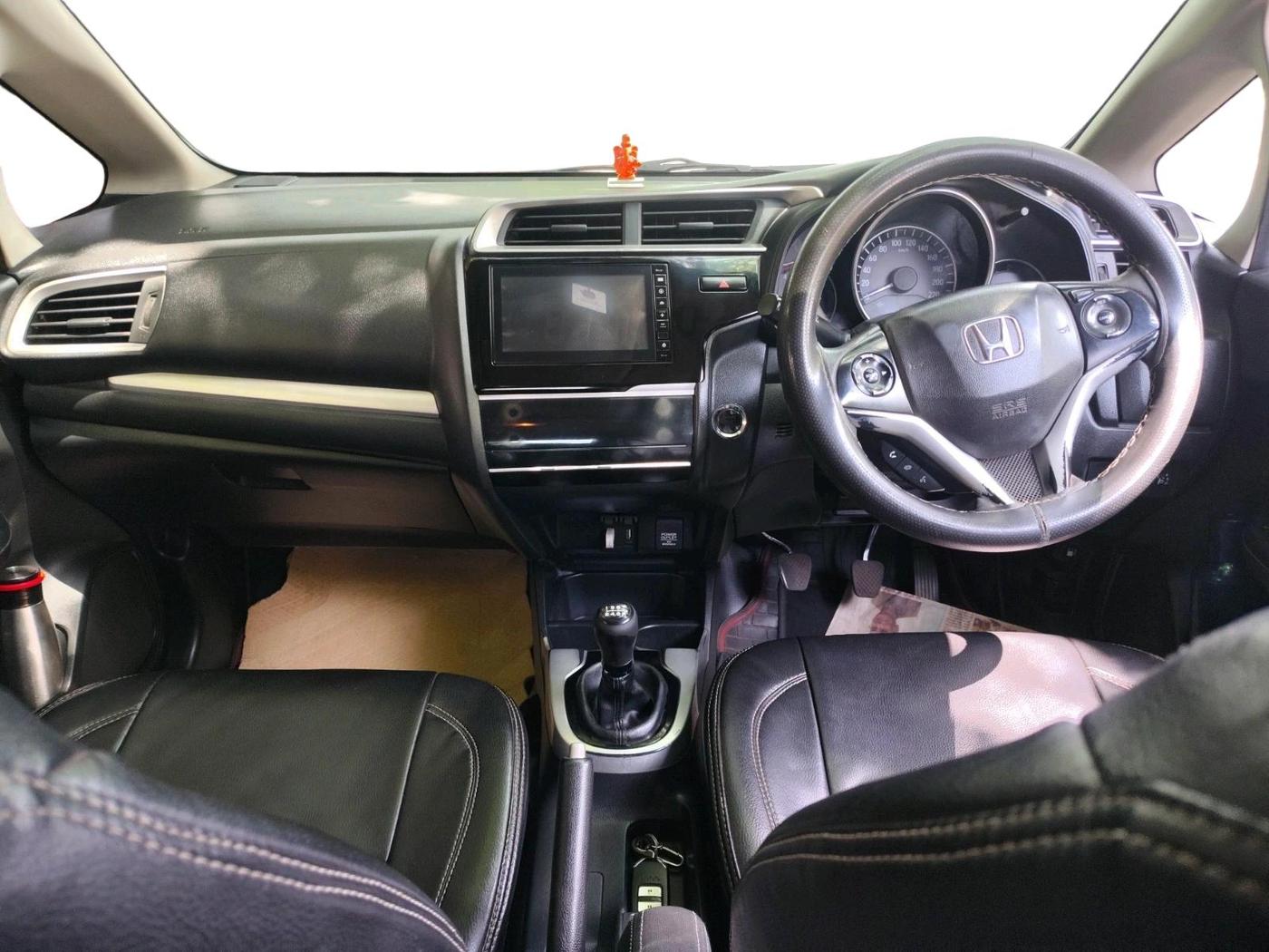 2017 Honda WR-V 1.5L I-DTEC VX MT, Diesel, Manual, 3,00,991 km, interior