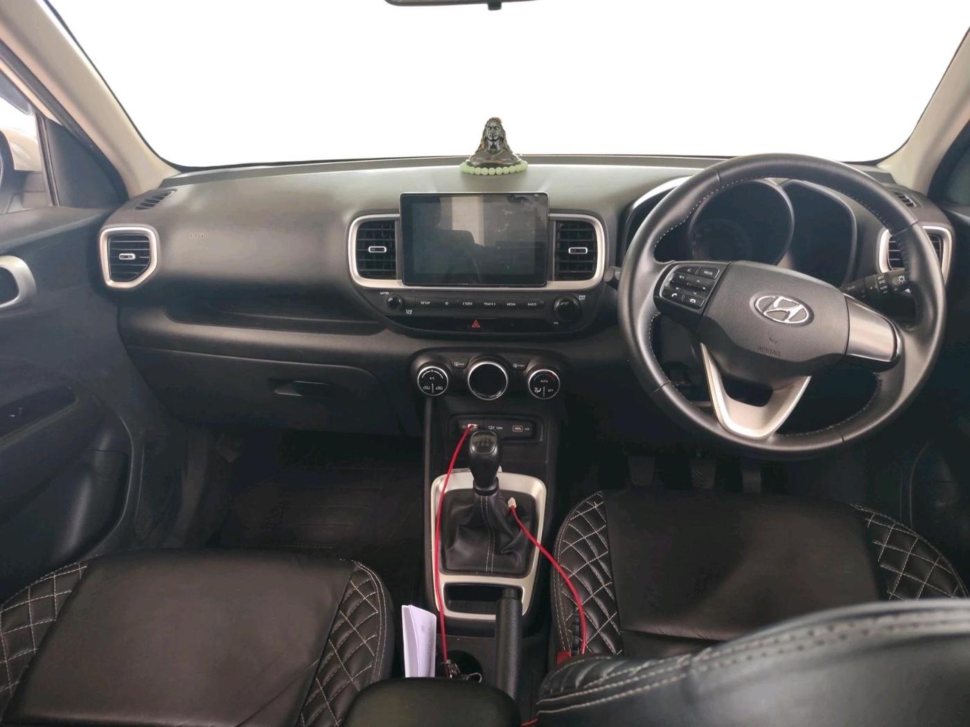 2022 Hyundai VENUE S+ 1.2, Petrol, Manual, 40,380 km, interior