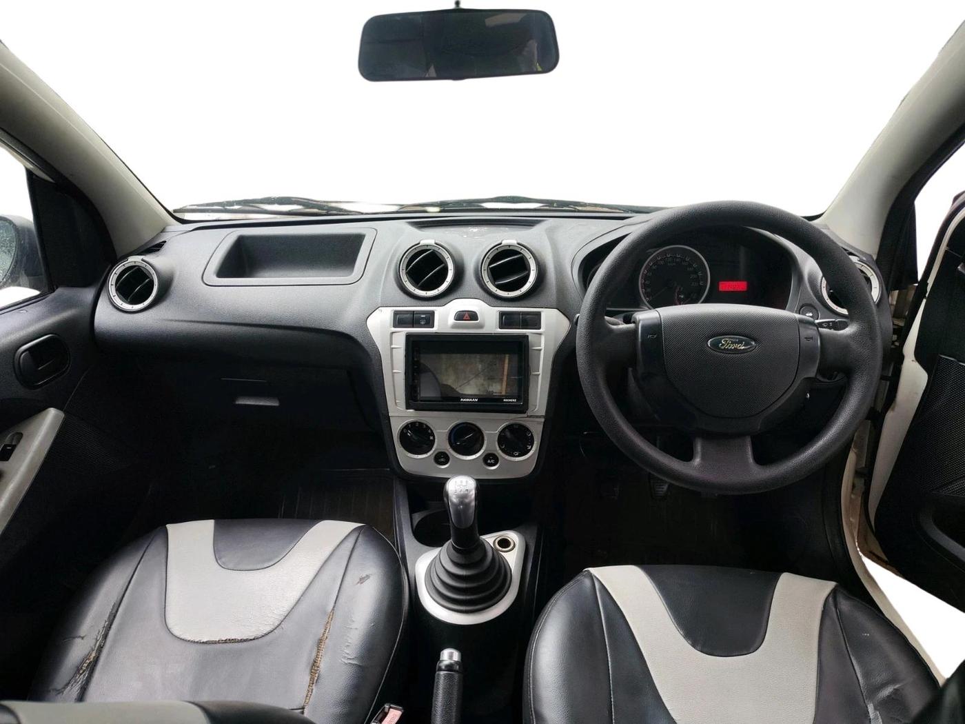 2011 Ford Figo ZXI 1.4 DIESEL, Diesel, Manual, 1,11,982 km, interior