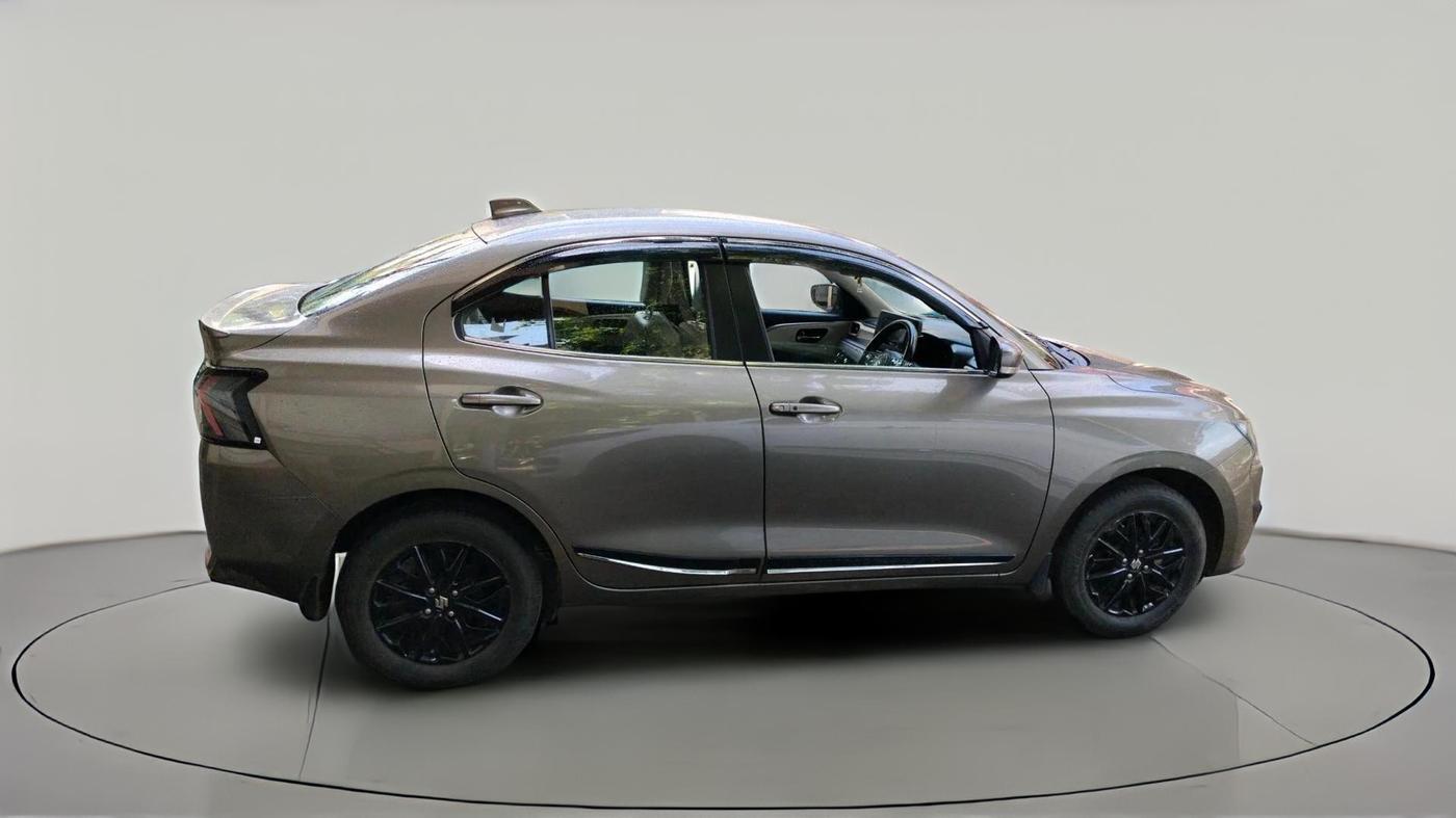 2025 Maruti Dzire ZXi CNG, CNG, Manual, 27,916 km, exterior