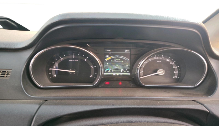 2018 Tata Hexa XTA 4X2 7 STR, Diesel, Automatic, 1,24,327 km, interior