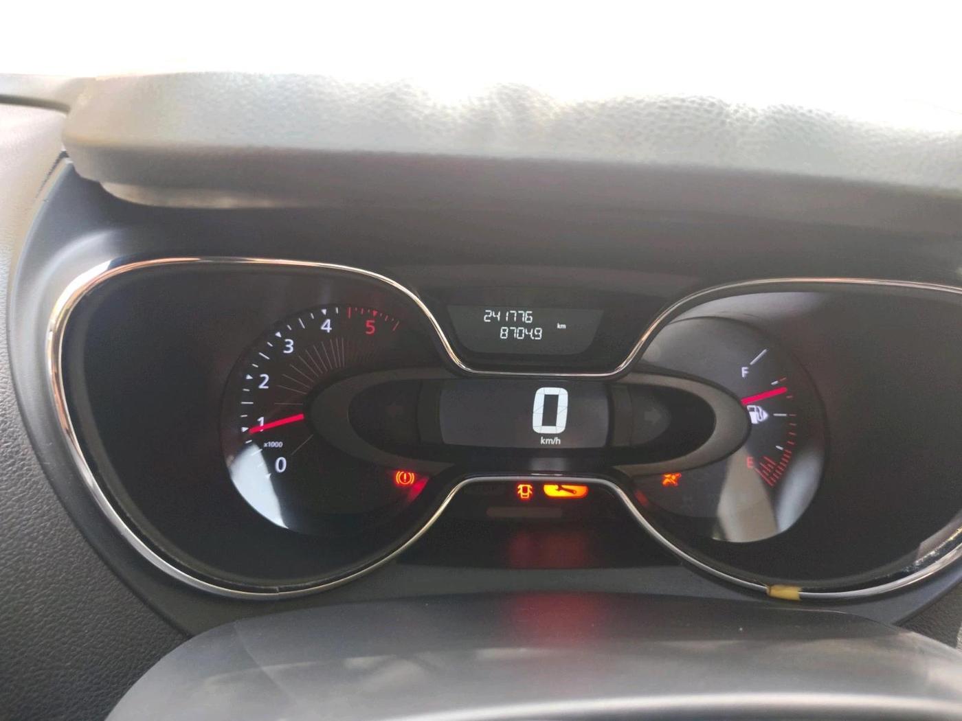 2017 Renault Captur PLATINE DIESEL DUAL TONE, Diesel, Manual, 2,41,900 km, interior