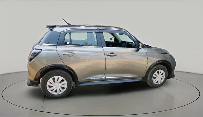 2025 Maruti Swift VXi (O), Petrol, Manual, 4,090 km, exterior