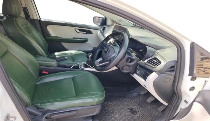 2024 Tata ALTROZ XZ Plus (S) LUX Diese, Diesel, Manual, 39,004 km, interior