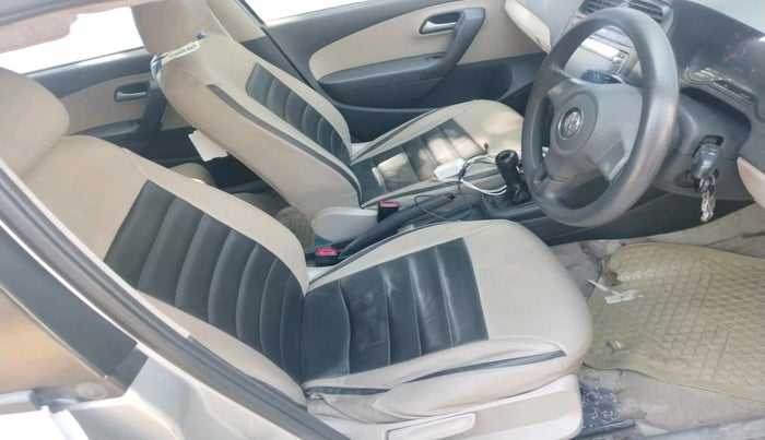 2012 Volkswagen Polo COMFORTLINE 1.2L PETROL, Petrol, Manual, 1,00,305 km, interior