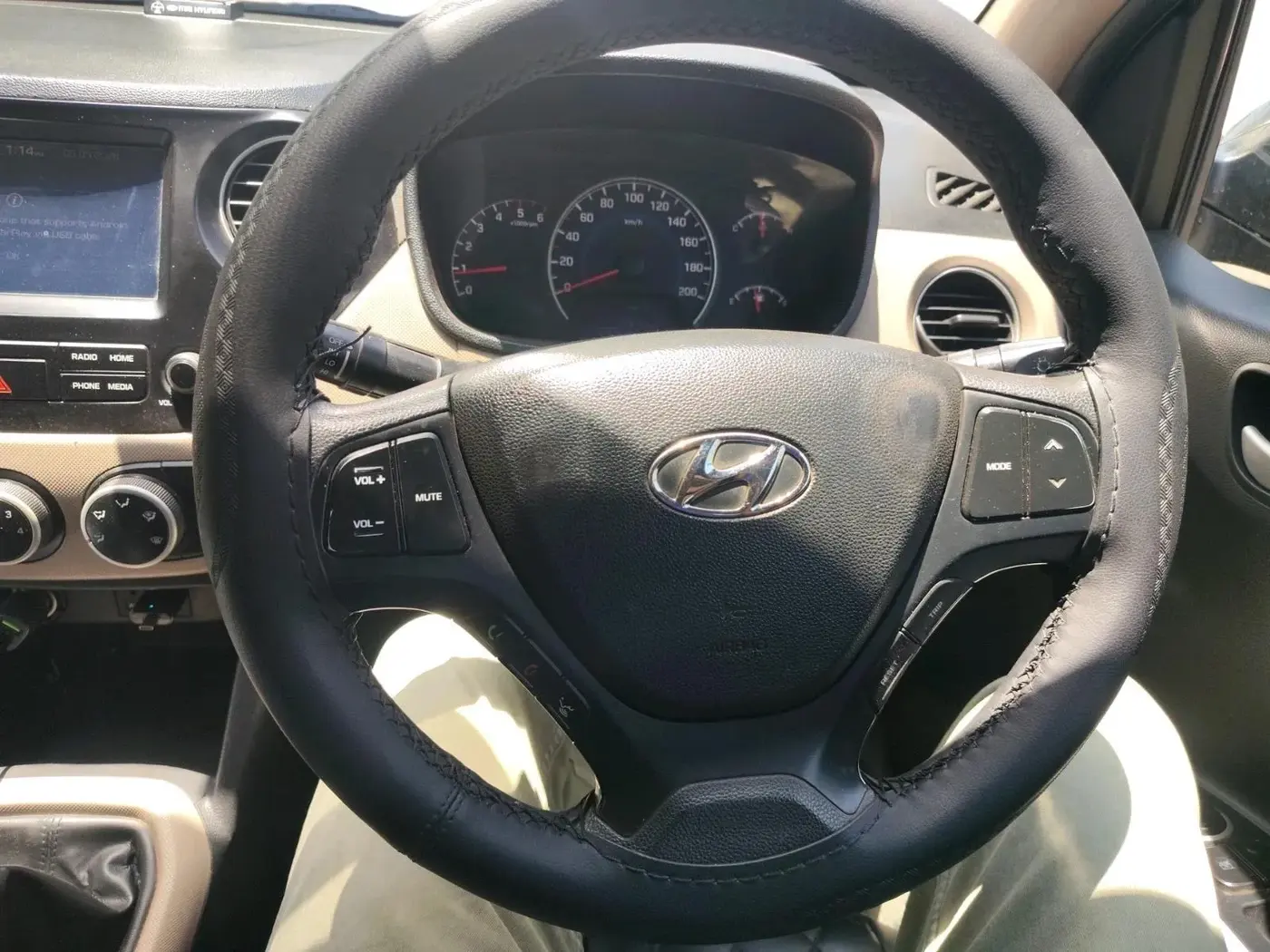 2017 Hyundai Grand i10 SPORTZ (O) 1.2 U2 CRDI, Diesel, Manual, 1,43,346 km, interior