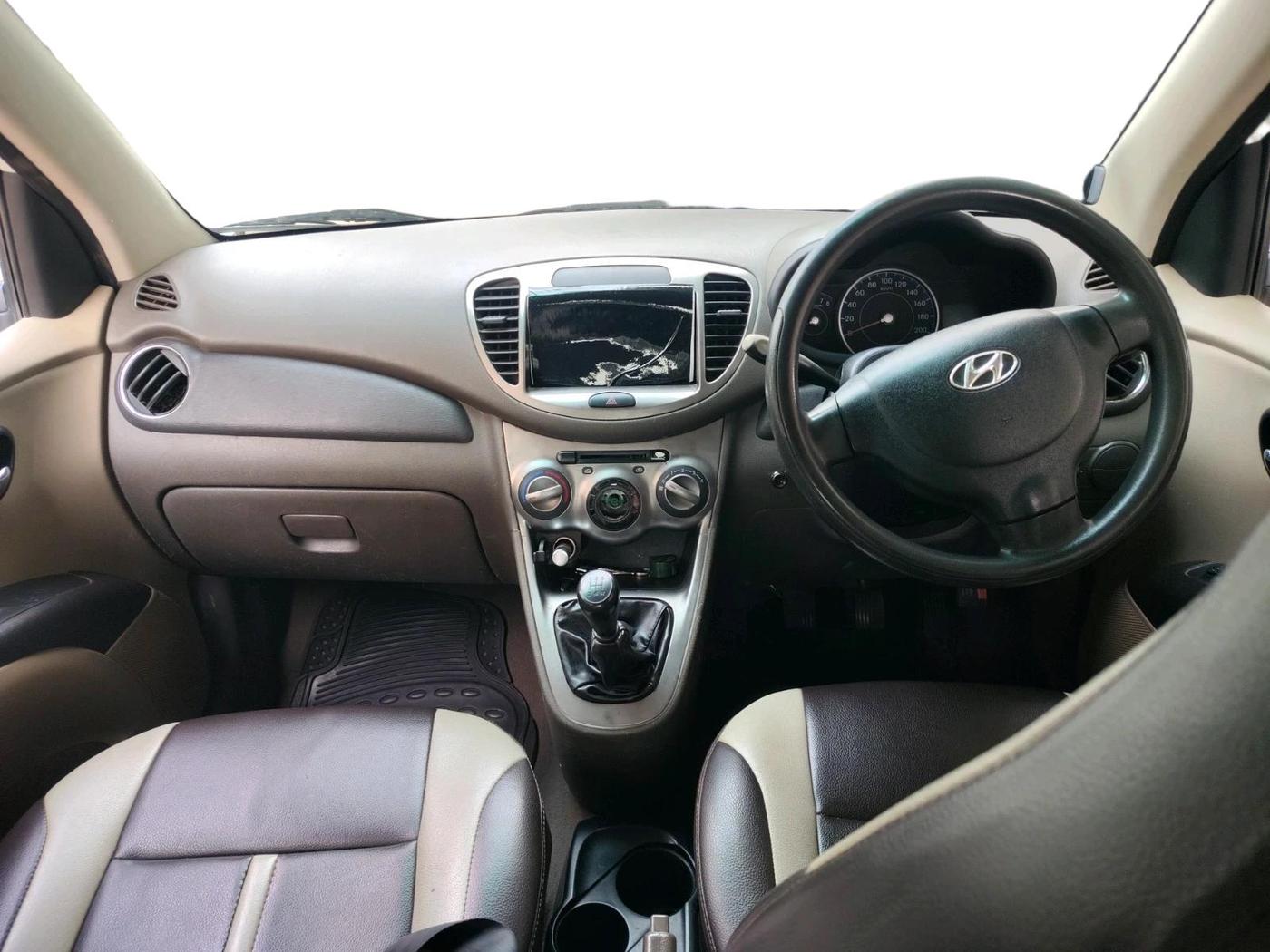 2012 Hyundai i10 MAGNA 1.2, Petrol, Manual, 1,53,394 km, interior