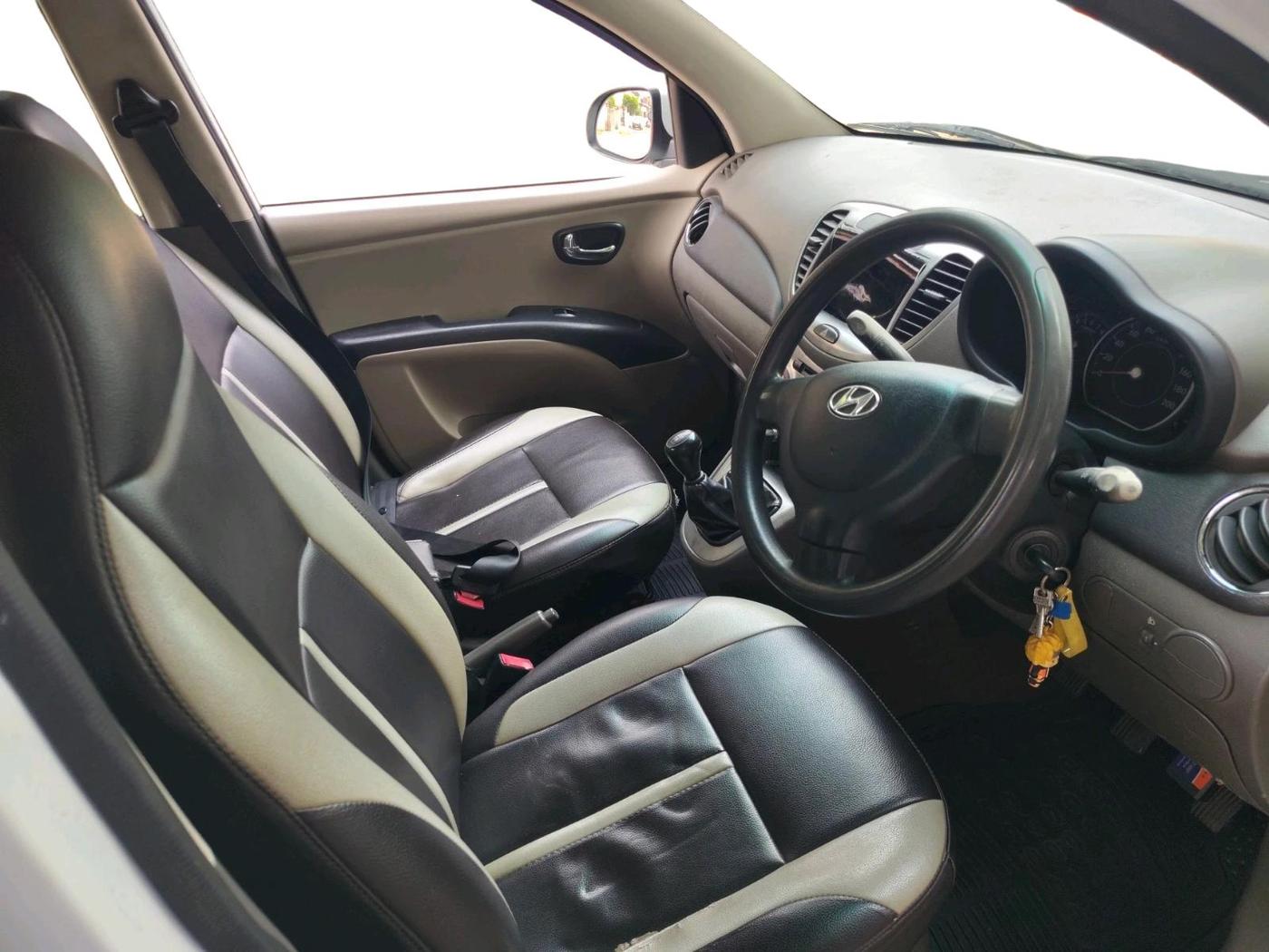 2012 Hyundai i10 MAGNA 1.2, Petrol, Manual, 1,53,394 km, interior