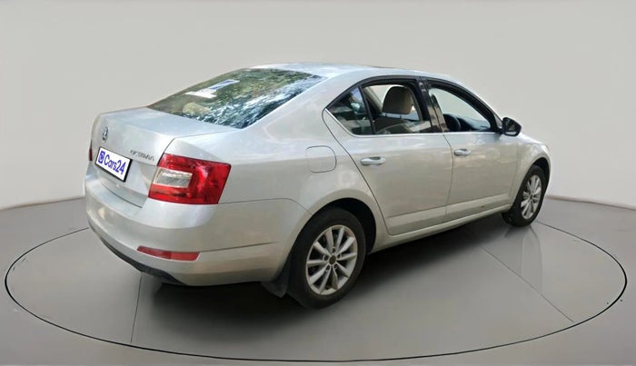 2015 Skoda Octavia 2.0 TDI CR STYLE PLUS AT, Diesel, Automatic, 2,27,000 km, exterior