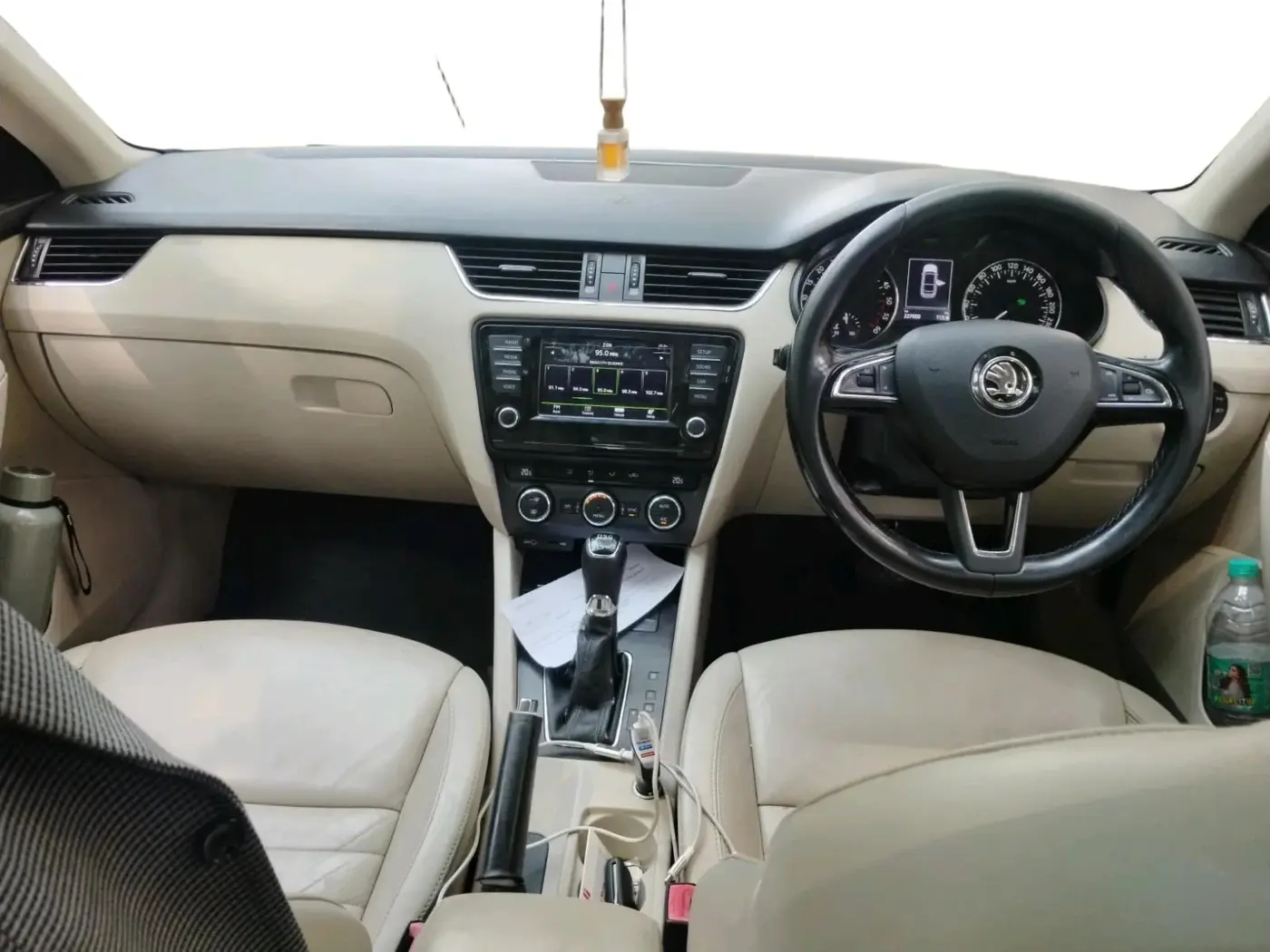 2015 Skoda Octavia 2.0 TDI CR STYLE PLUS AT, Diesel, Automatic, 2,27,000 km, interior