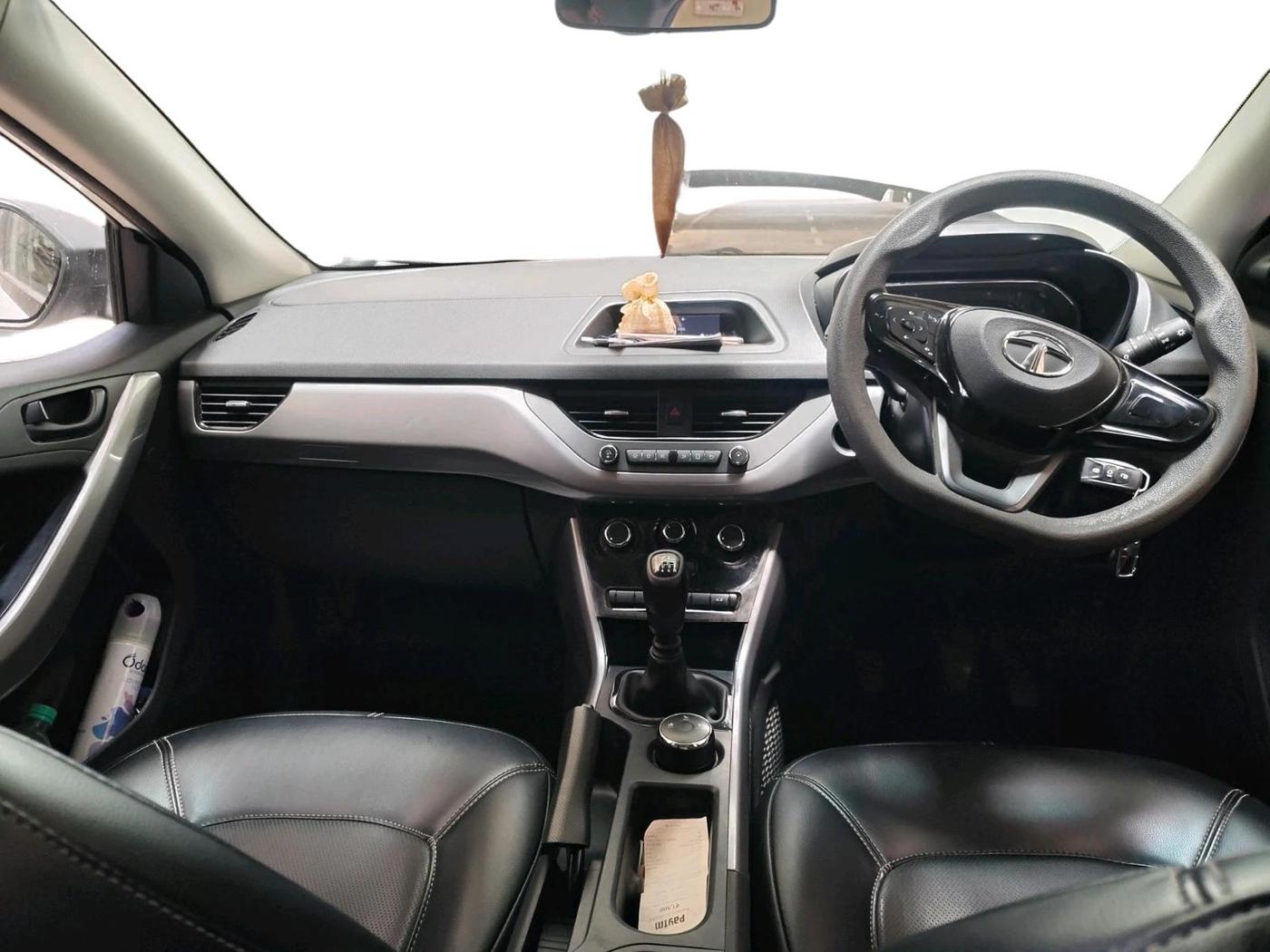 2022 Tata NEXON XM SUNROOF PETROL, Petrol, Manual, 76,121 km, interior