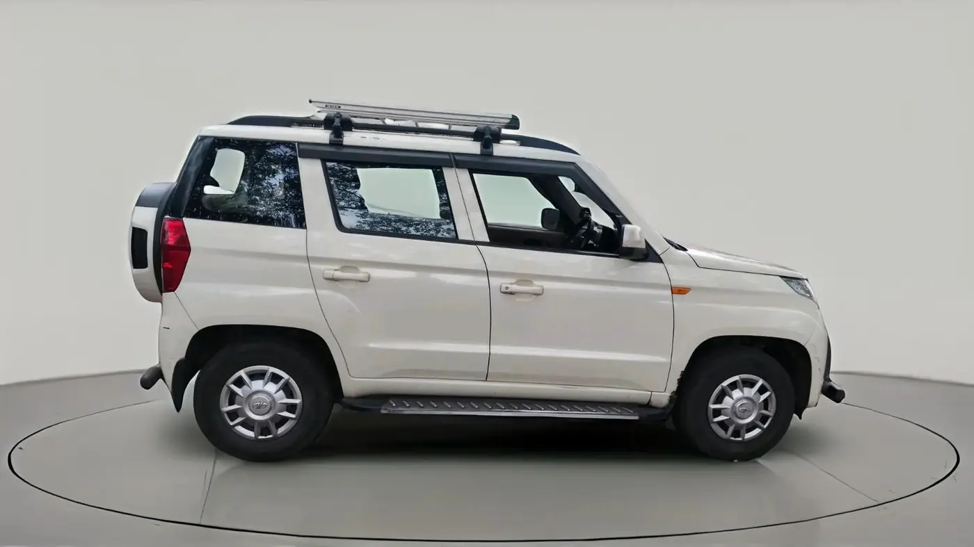 2017 Mahindra TUV300 T6 PLUS, Diesel, Manual, 57,955 km, exterior