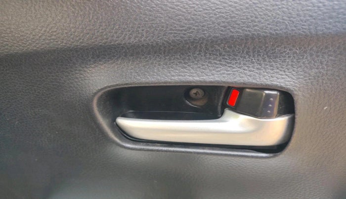 2017 Maruti Wagon R 1.0 LXI CNG, CNG, Manual, 1,17,176 km, interior