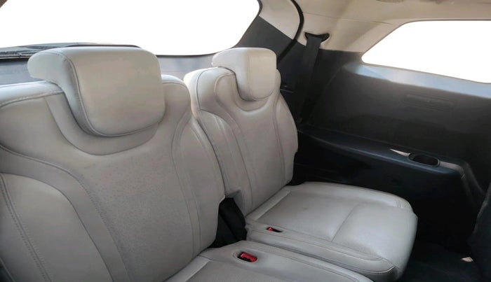 2023 Mahindra XUV700 AX 7 LUXURY D MT 7 STR, Diesel, Manual, 46,609 km, interior