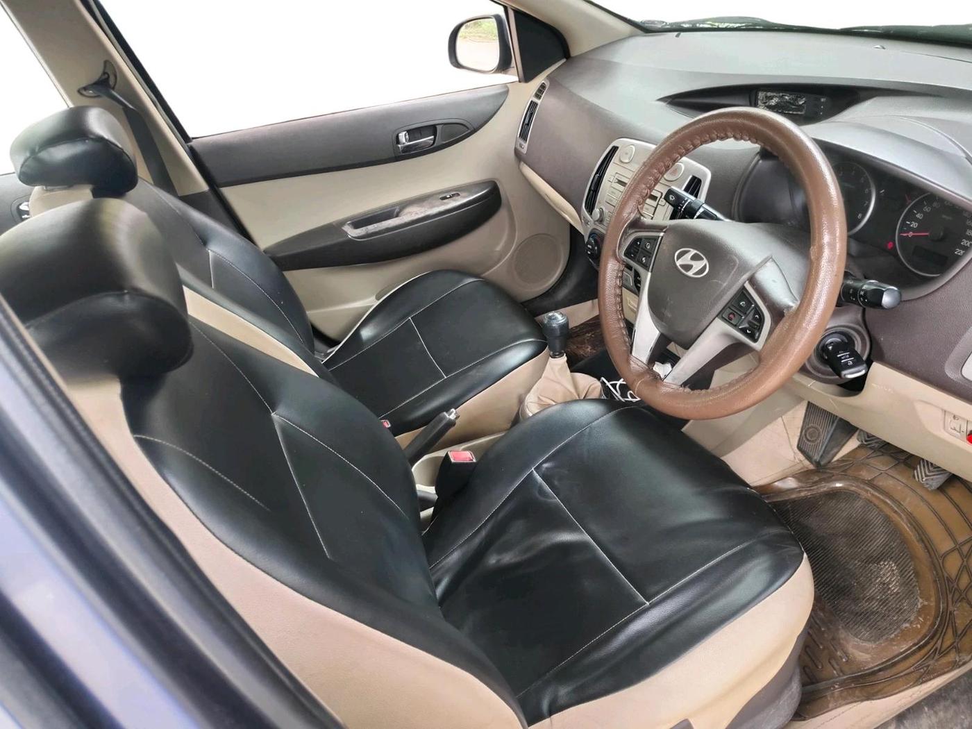 2011 Hyundai i20 SPORTZ 1.2, Petrol, Manual, 97,706 km, interior