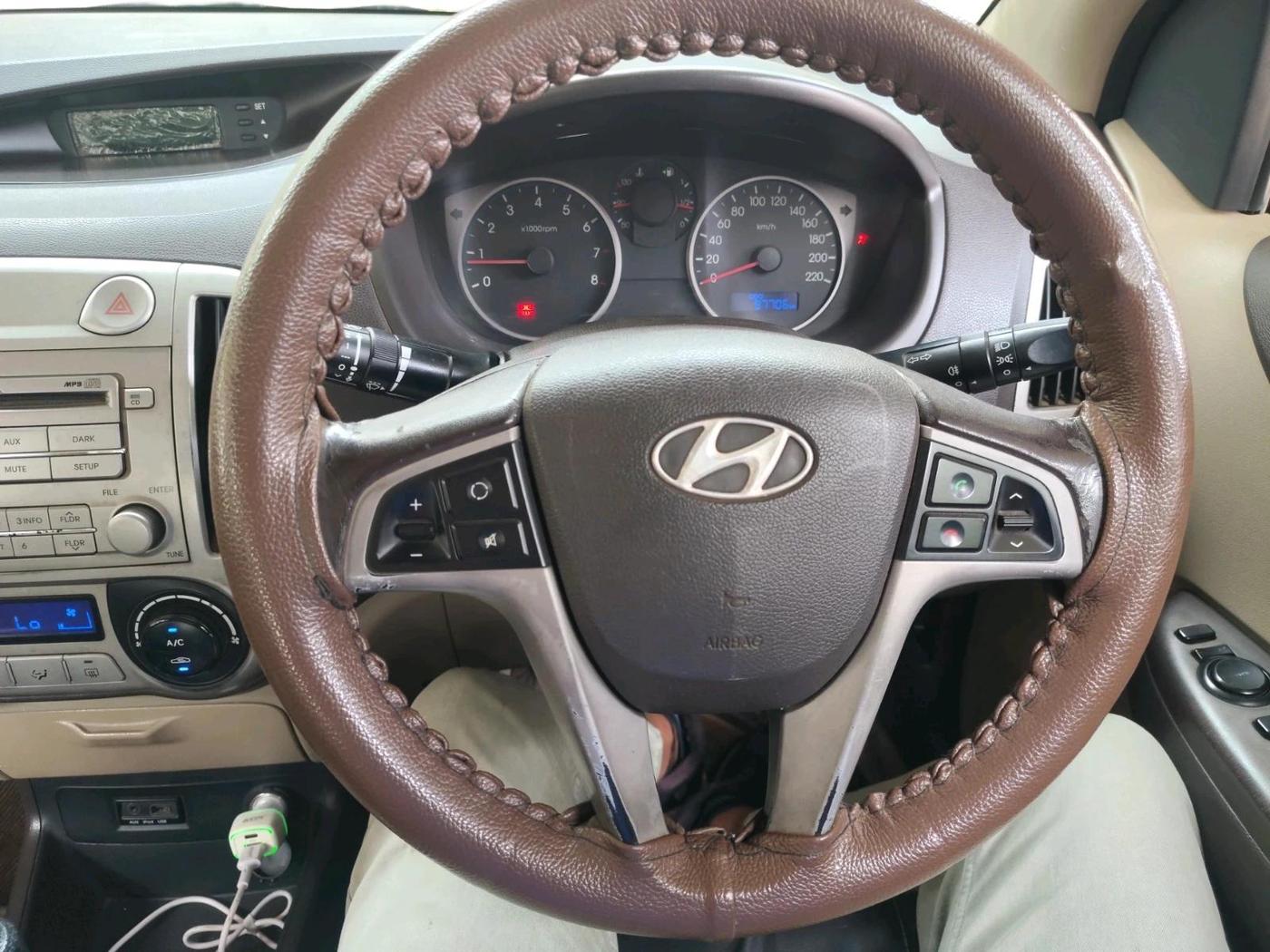 2011 Hyundai i20 SPORTZ 1.2, Petrol, Manual, 97,706 km, interior