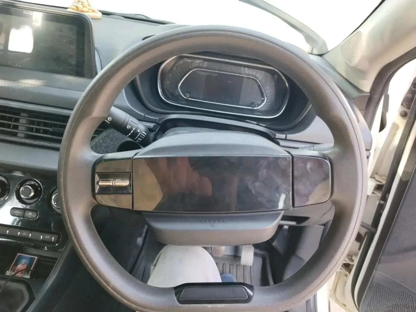 2023 Tata NEXON SMART+ 1.2 PETROL, Petrol, Manual, 44,480 km, interior