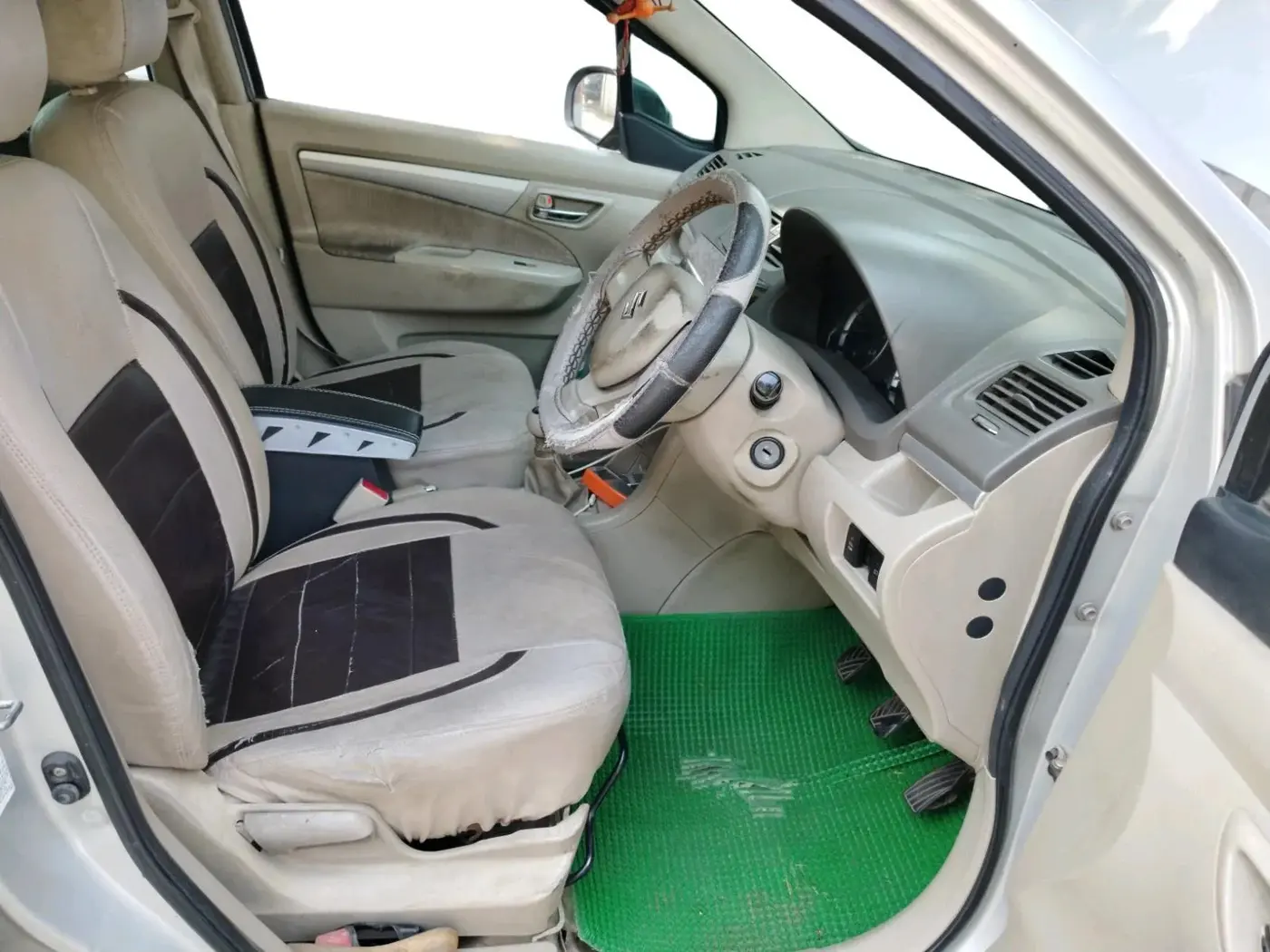 2013 Maruti Ertiga VDI, Diesel, Manual, 2,46,238 km, interior