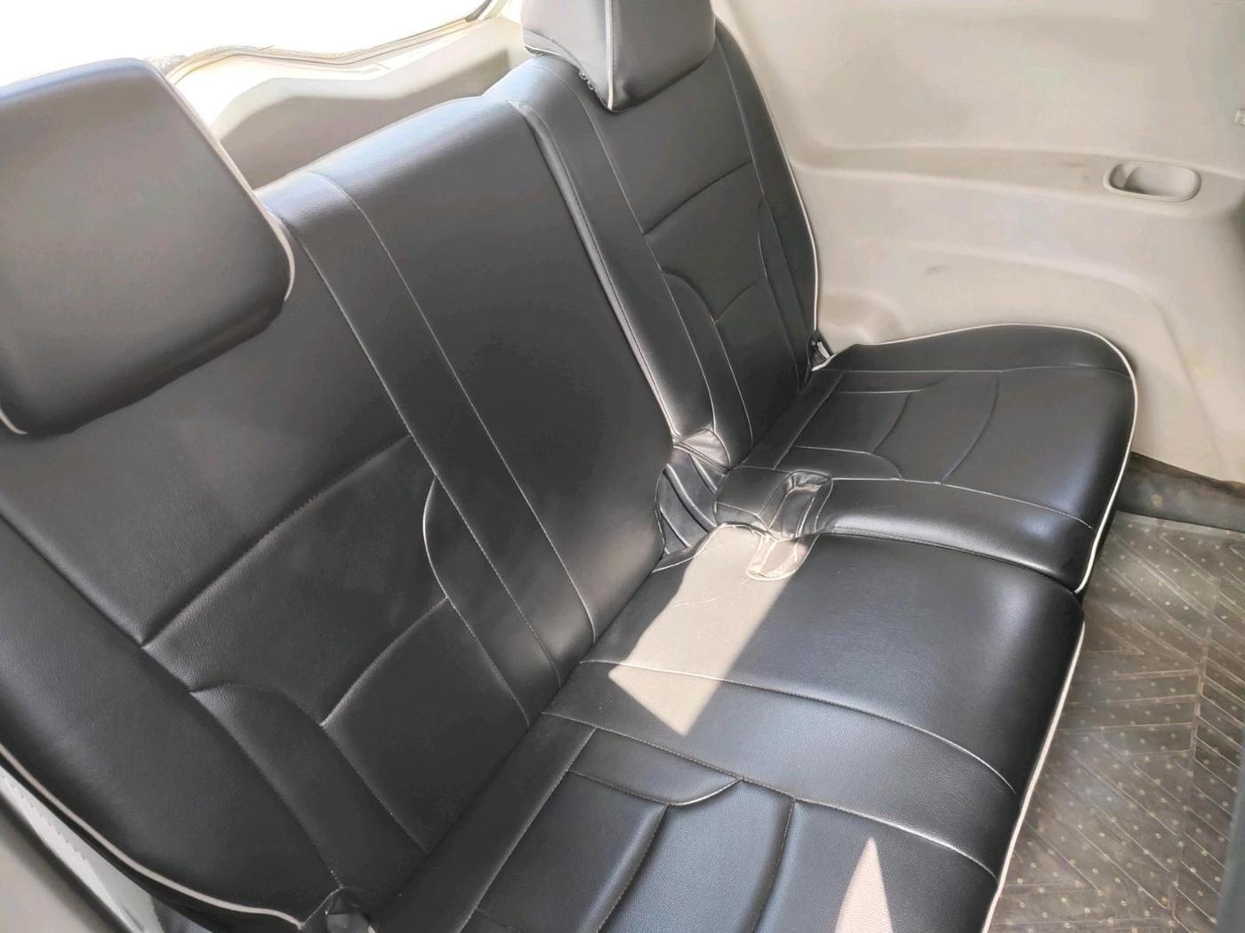 2018 Mahindra MARAZZO M4 8 STR, Diesel, Manual, 77,963 km, interior