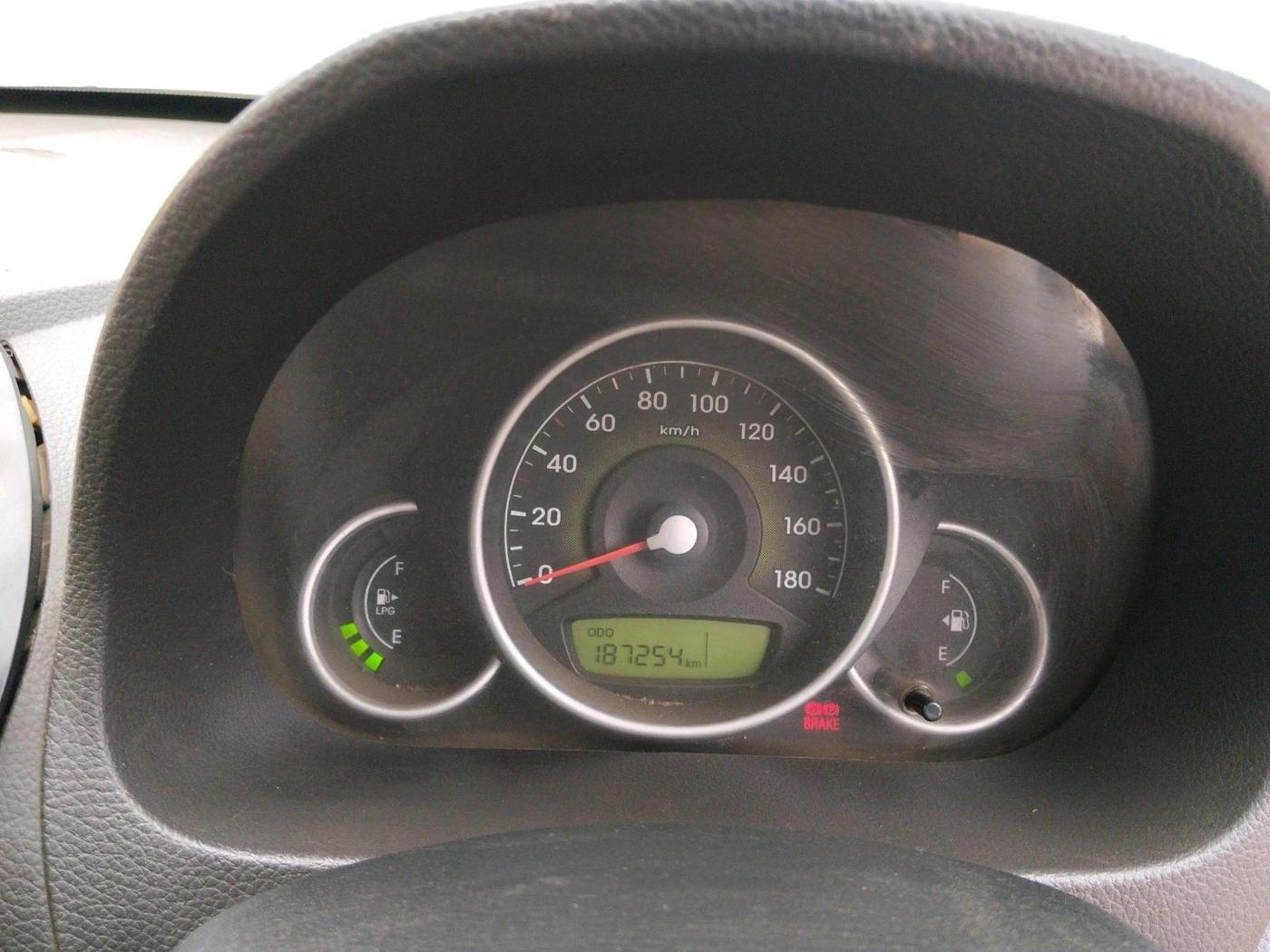 2012 Hyundai Eon MAGNA + LPG, Petrol, Manual, 1,87,254 km, interior