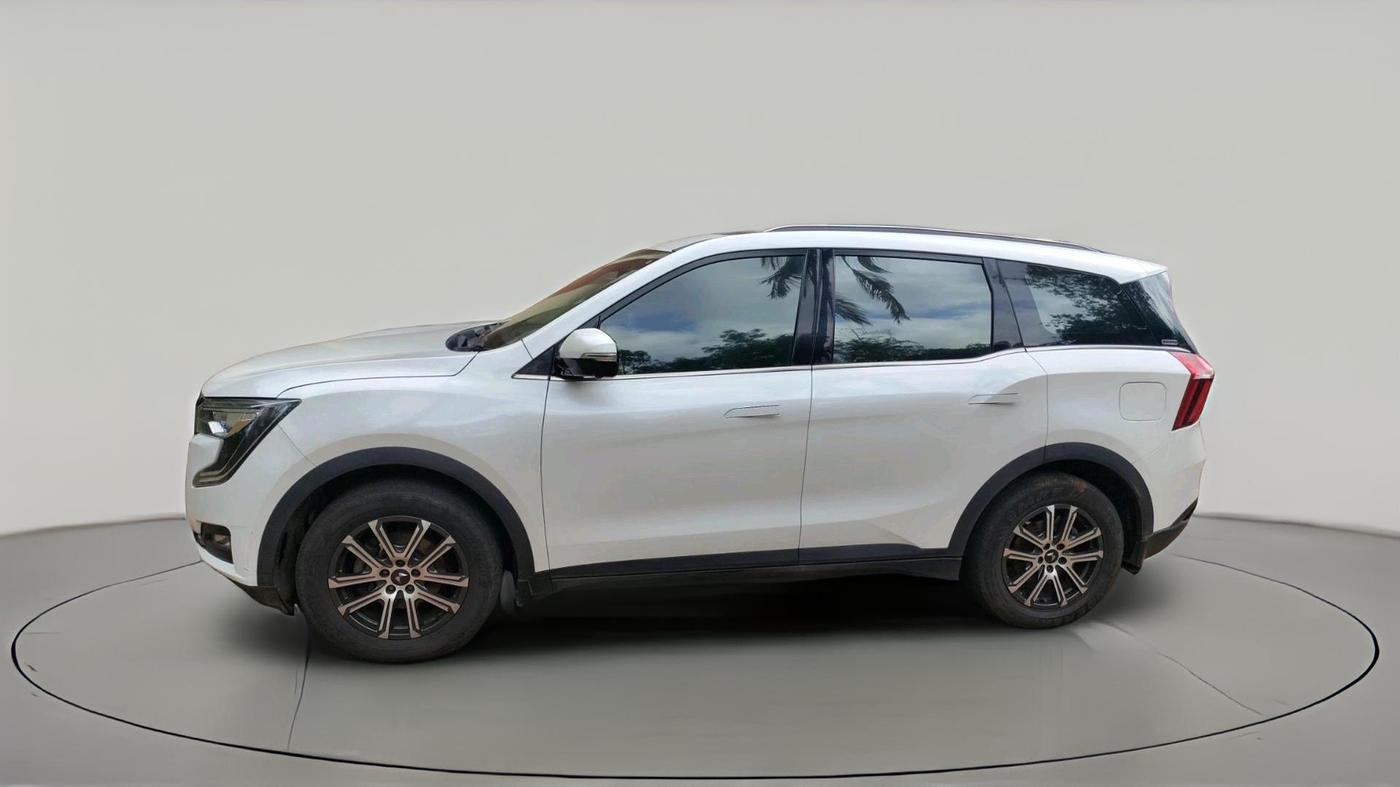 2022 Mahindra XUV700 AX 7 LUXURY D AT 7 STR, Diesel, Automatic, 64,539 km, exterior