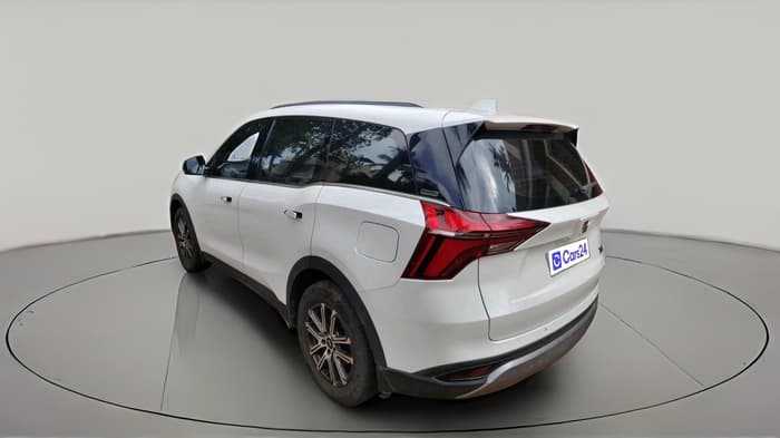 2022 Mahindra XUV700 AX 7 LUXURY D AT 7 STR, Diesel, Automatic, 64,539 km, exterior