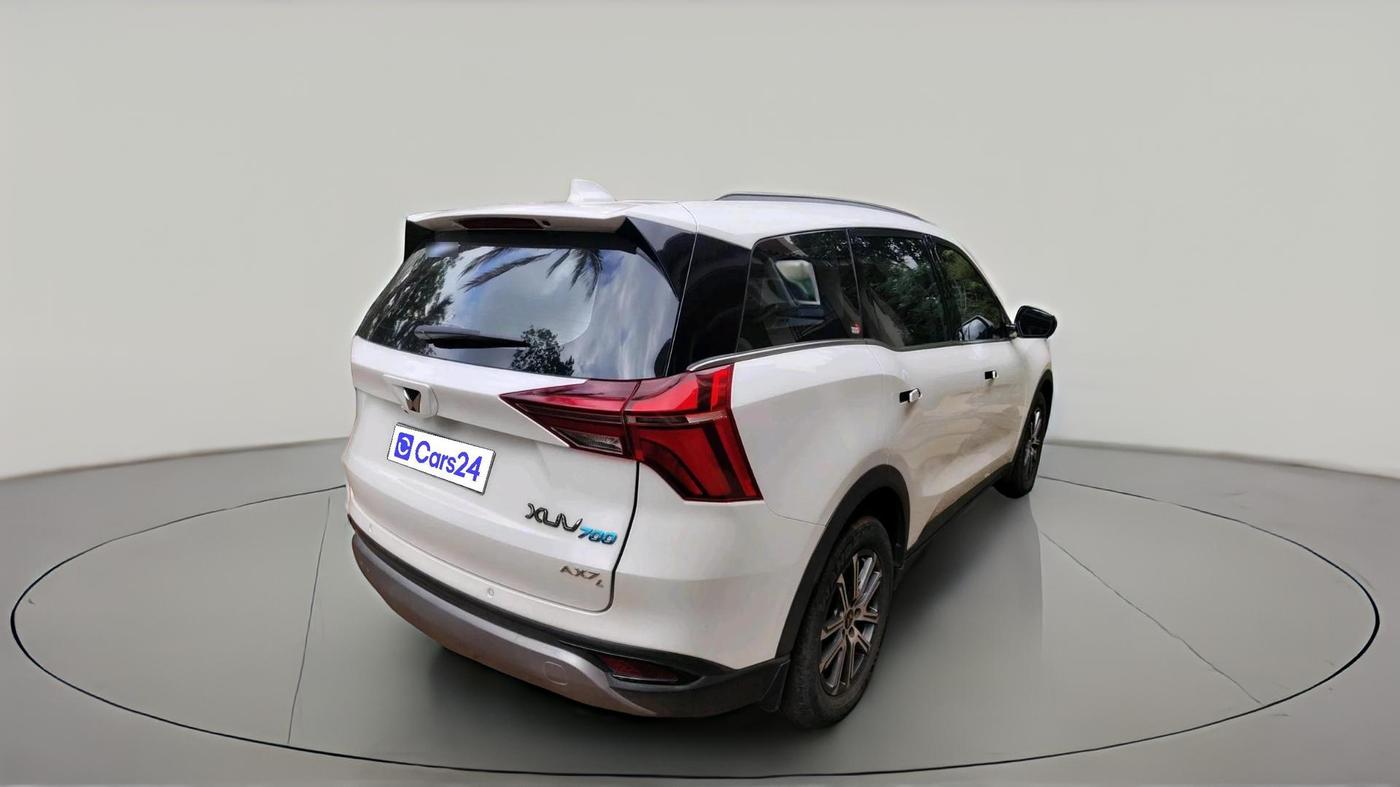 2022 Mahindra XUV700 AX 7 LUXURY D AT 7 STR, Diesel, Automatic, 64,539 km, exterior