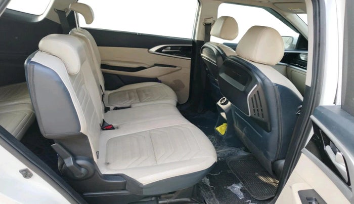 2022 KIA CARENS LUXURY PLUS 1.5 DIESEL 7 STR, Diesel, Manual, 1,27,712 km, interior