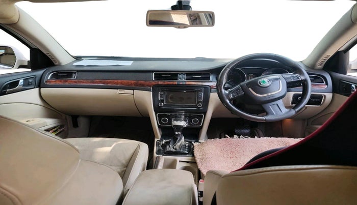 2009 Skoda Superb ELEGANCE 2.0 TDI CR AT, Diesel, Automatic, 1,55,459 km, interior