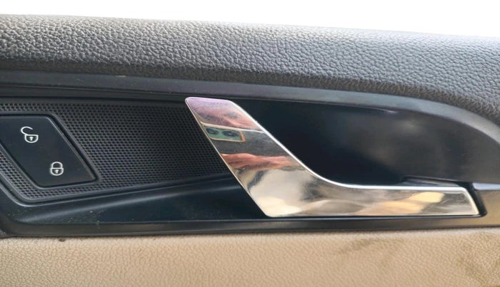 2009 Skoda Superb ELEGANCE 2.0 TDI CR AT, Diesel, Automatic, 1,55,459 km, interior