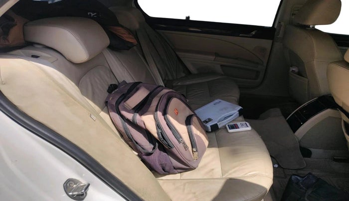 2009 Skoda Superb ELEGANCE 2.0 TDI CR AT, Diesel, Automatic, 1,55,459 km, interior