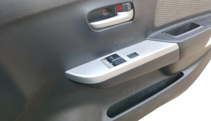 2014 Maruti Wagon R 1.0 LXI CNG, CNG, Manual, 95,077 km, interior