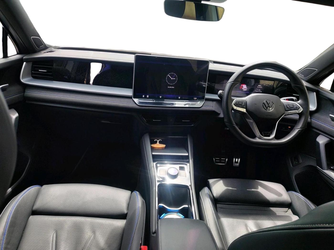 2026 Volkswagen Tayron R-Line 2.0 TSI Petrol Automatic, Petrol, Automatic, 6,089 km, interior