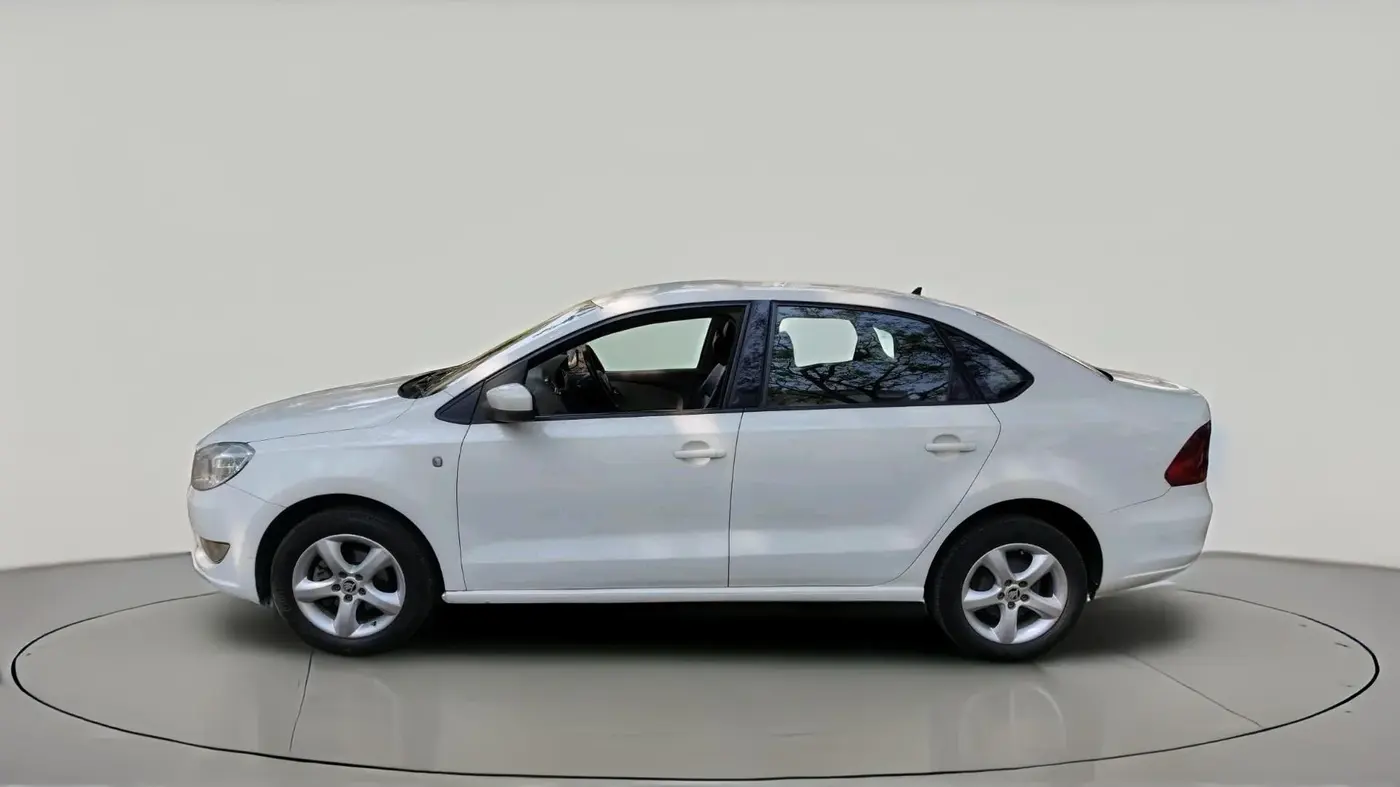 2015 Skoda Rapid AMBITION 1.5 TDI, Diesel, Manual, 1,67,211 km, exterior