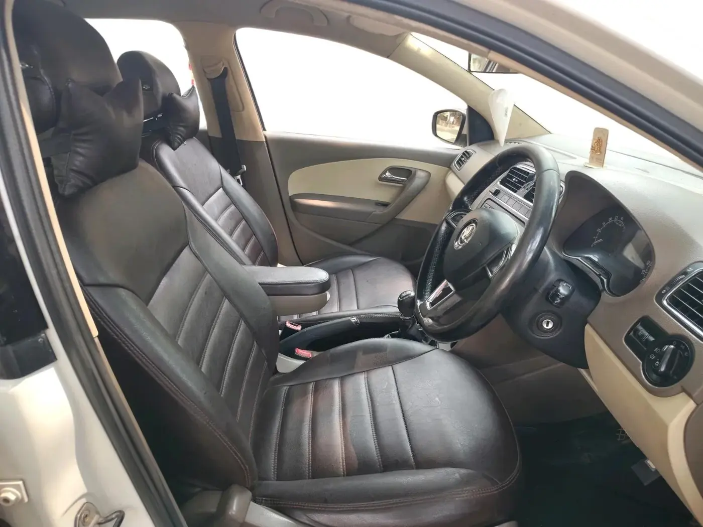 2015 Skoda Rapid AMBITION 1.5 TDI, Diesel, Manual, 1,67,211 km, interior
