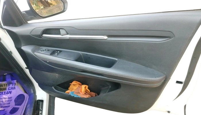 2020 KIA SONET HTE 1.2, Petrol, Manual, 40,571 km, interior