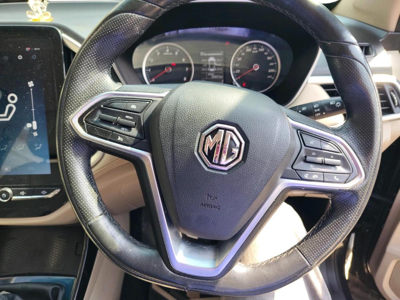 2022 MG HECTOR SMART HYBRID 1.5 PETROL, Petrol, Manual, 35,931 km, interior