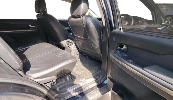 2017 Tata Hexa XM 4X2 7 STR, Diesel, Manual, 88,689 km, interior