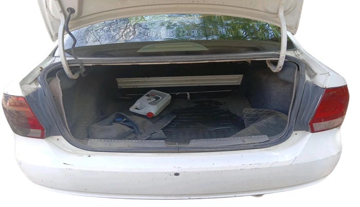 2011 Volkswagen Vento HIGHLINE DIESEL 1.6, Diesel, Manual, 1,01,156 km, exterior