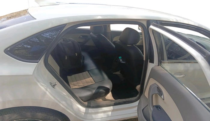 2011 Volkswagen Vento HIGHLINE DIESEL 1.6, Diesel, Manual, 1,01,156 km, interior