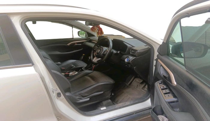 2022 Maruti Grand Vitara ALPHA PLUS HYBRID ECVT, Hybrid, Automatic, 1,04,845 km, interior