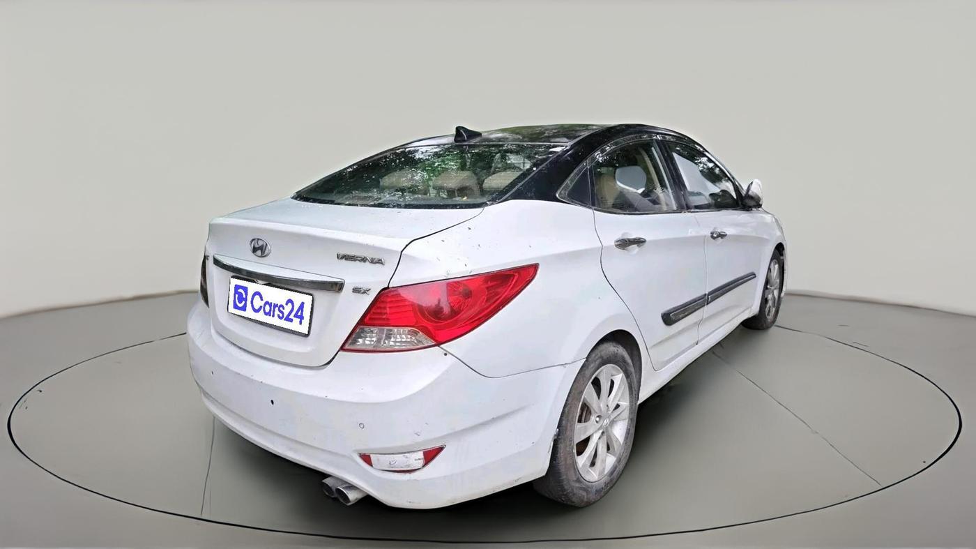 2011 Hyundai Verna FLUIDIC 1.6 CRDI SX AT, Diesel, Automatic, 69,840 km, exterior