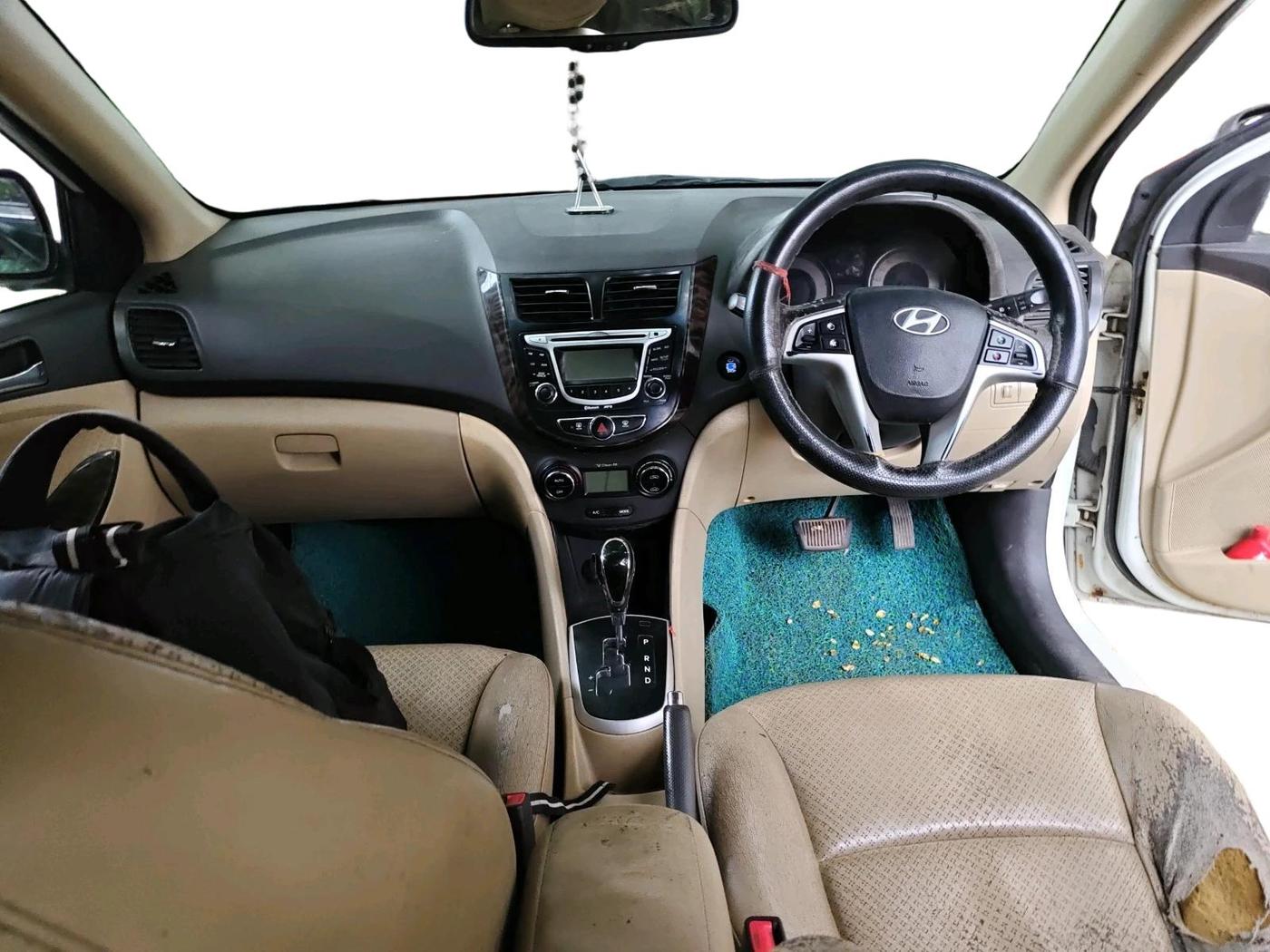2011 Hyundai Verna FLUIDIC 1.6 CRDI SX AT, Diesel, Automatic, 69,840 km, interior