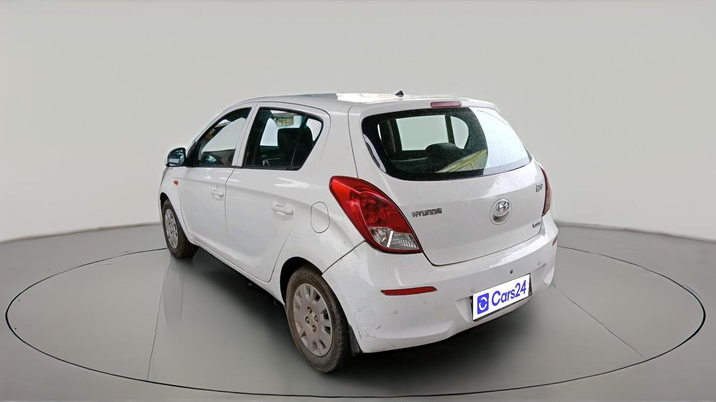2012 Hyundai i20 MAGNA 1.2, CNG, Manual, 1,30,796 km, exterior