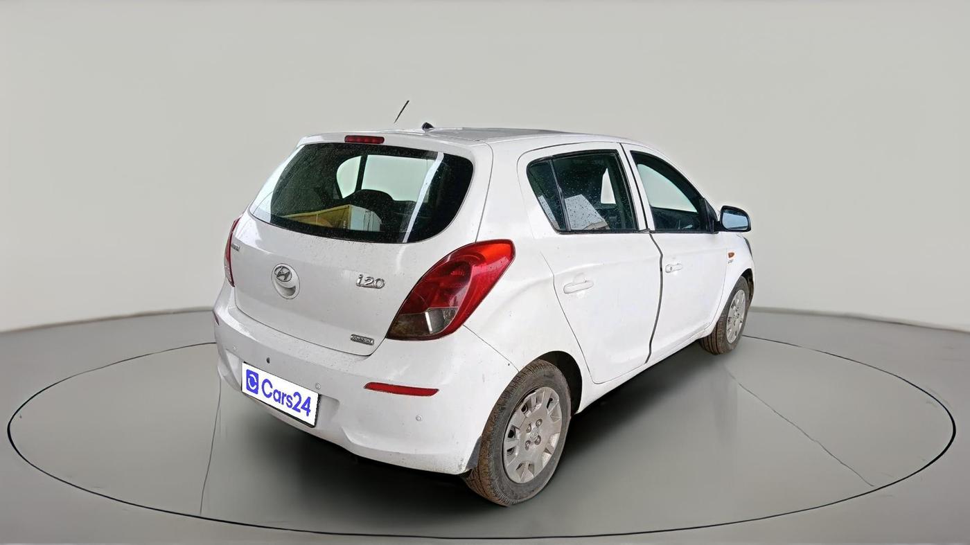 2012 Hyundai i20 MAGNA 1.2, CNG, Manual, 1,30,796 km, exterior