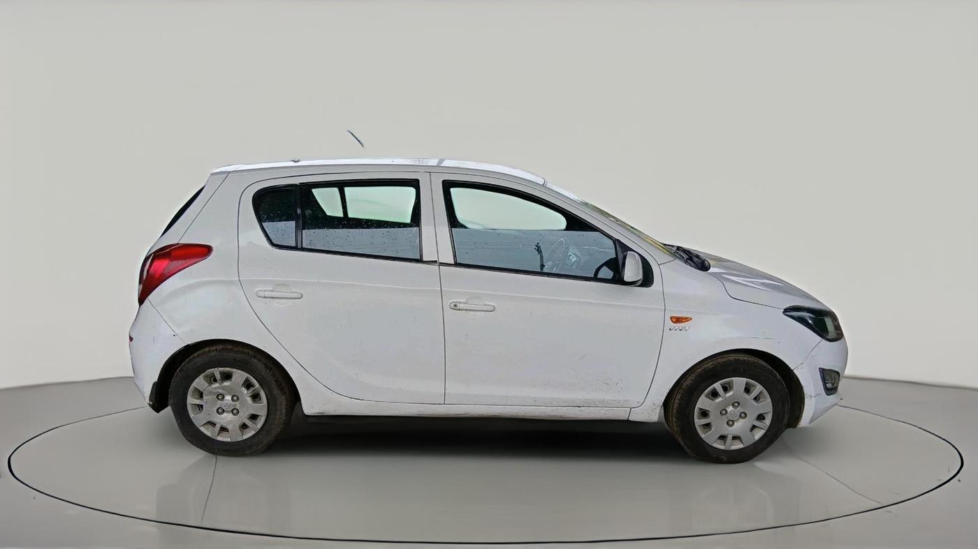 2012 Hyundai i20 MAGNA 1.2, CNG, Manual, 1,30,796 km, exterior