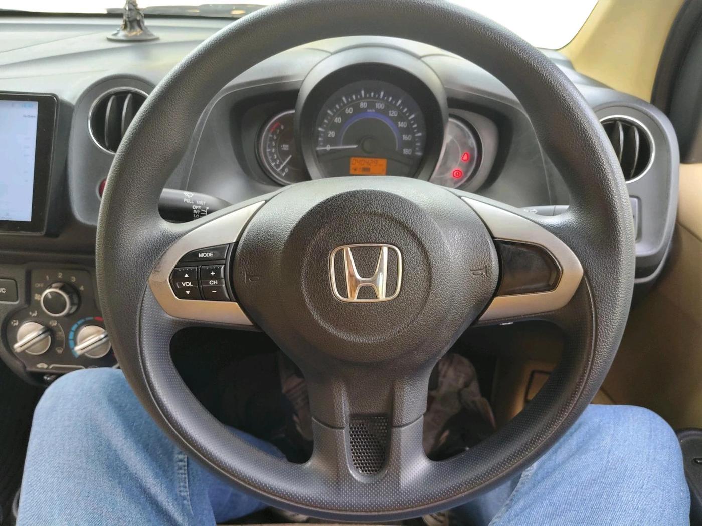 2016 Honda Brio S MT, Petrol, Manual, 40,429 km, interior